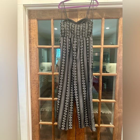 🔹Band of Gypsies Spaghetti Strap Jumpsuit Size Large - Smocked Top/Straight Leg - Picture 3 of 6